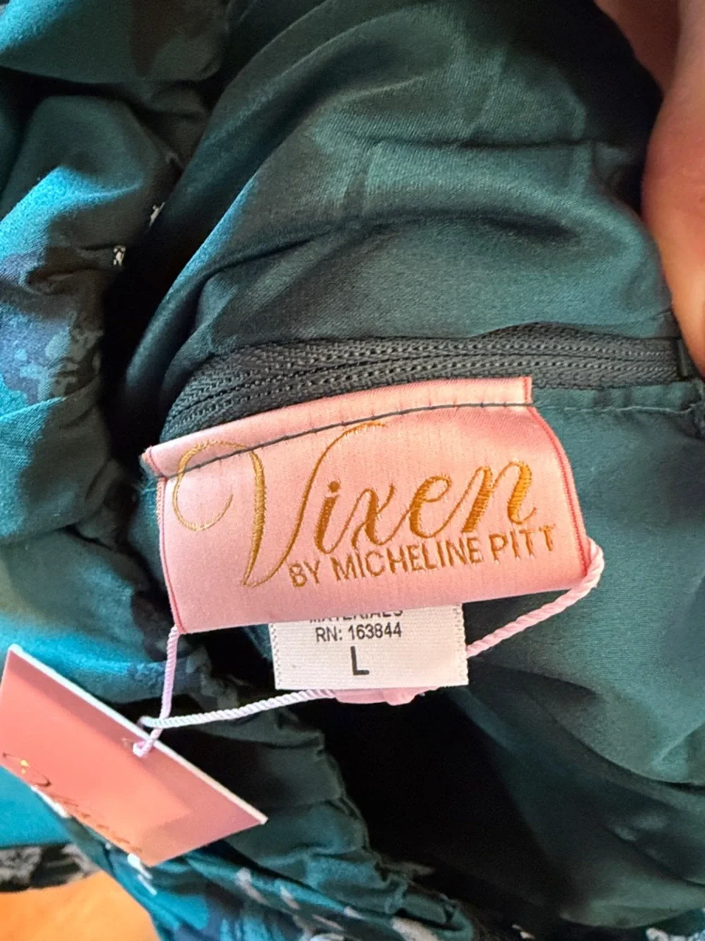 Ingenue Wiggle Dress in vintage green rose - Vixen by Michelline Pitt - NWT - Picture 3 of 5